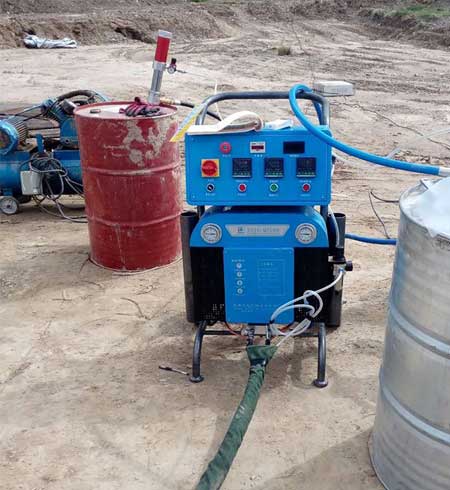 聚氨酯噴涂機(jī)什么牌子質(zhì)量好(圖1) Q5200聚氨酯噴涂機(jī)牌子